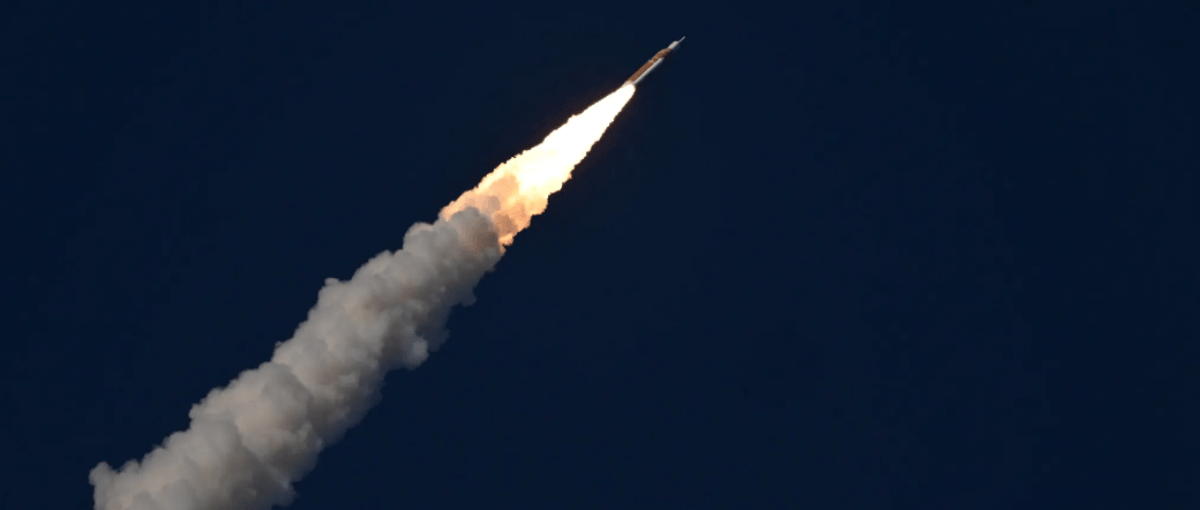 人类重返月球,大家关心的却是一个坏掉的马桶。