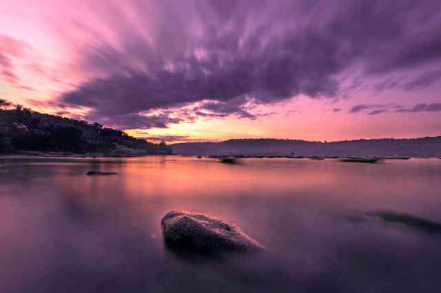 夕阳海边ai生成