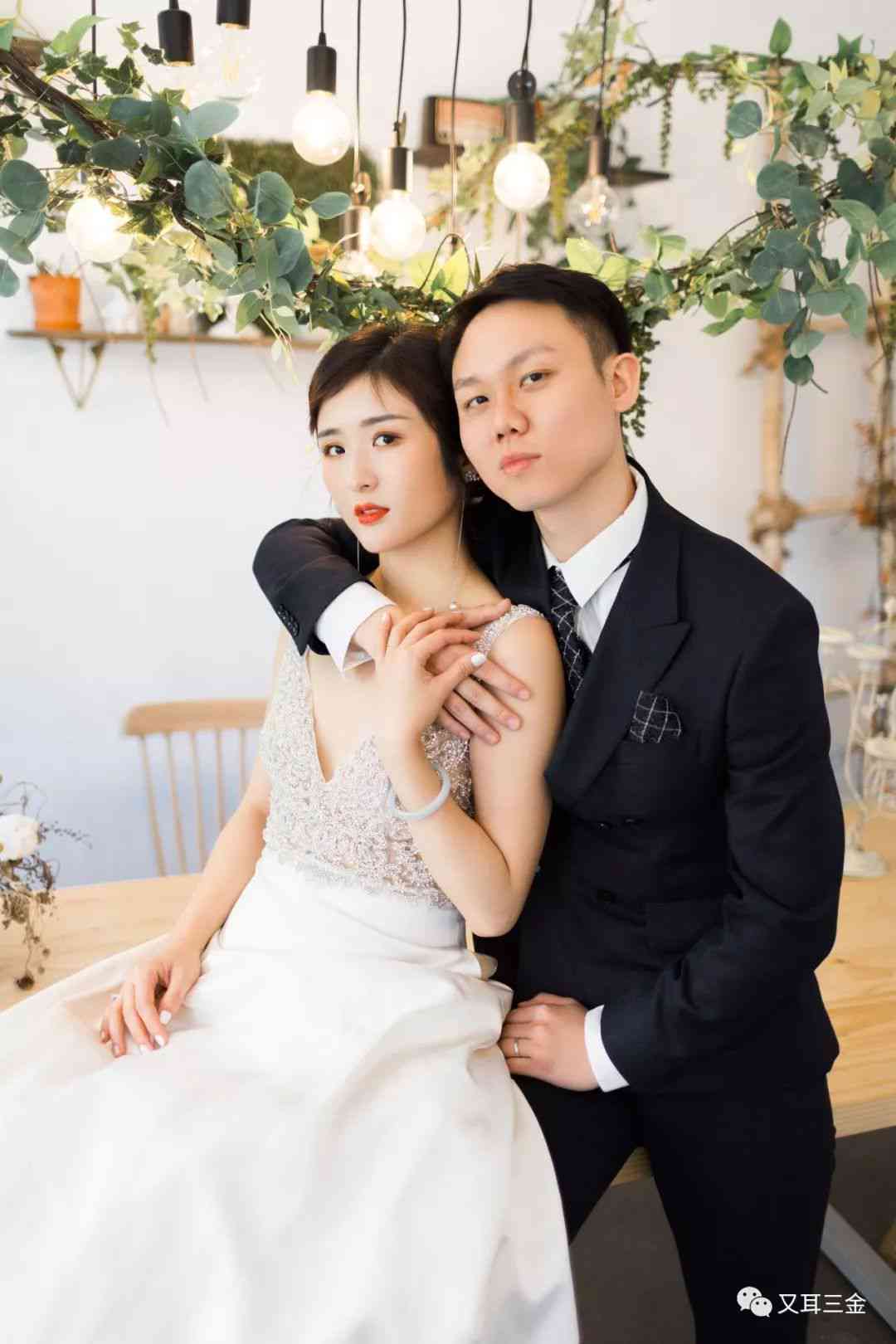 镜头下的我们：情侣婚纱写真文案短句，记录爱情的每一刻