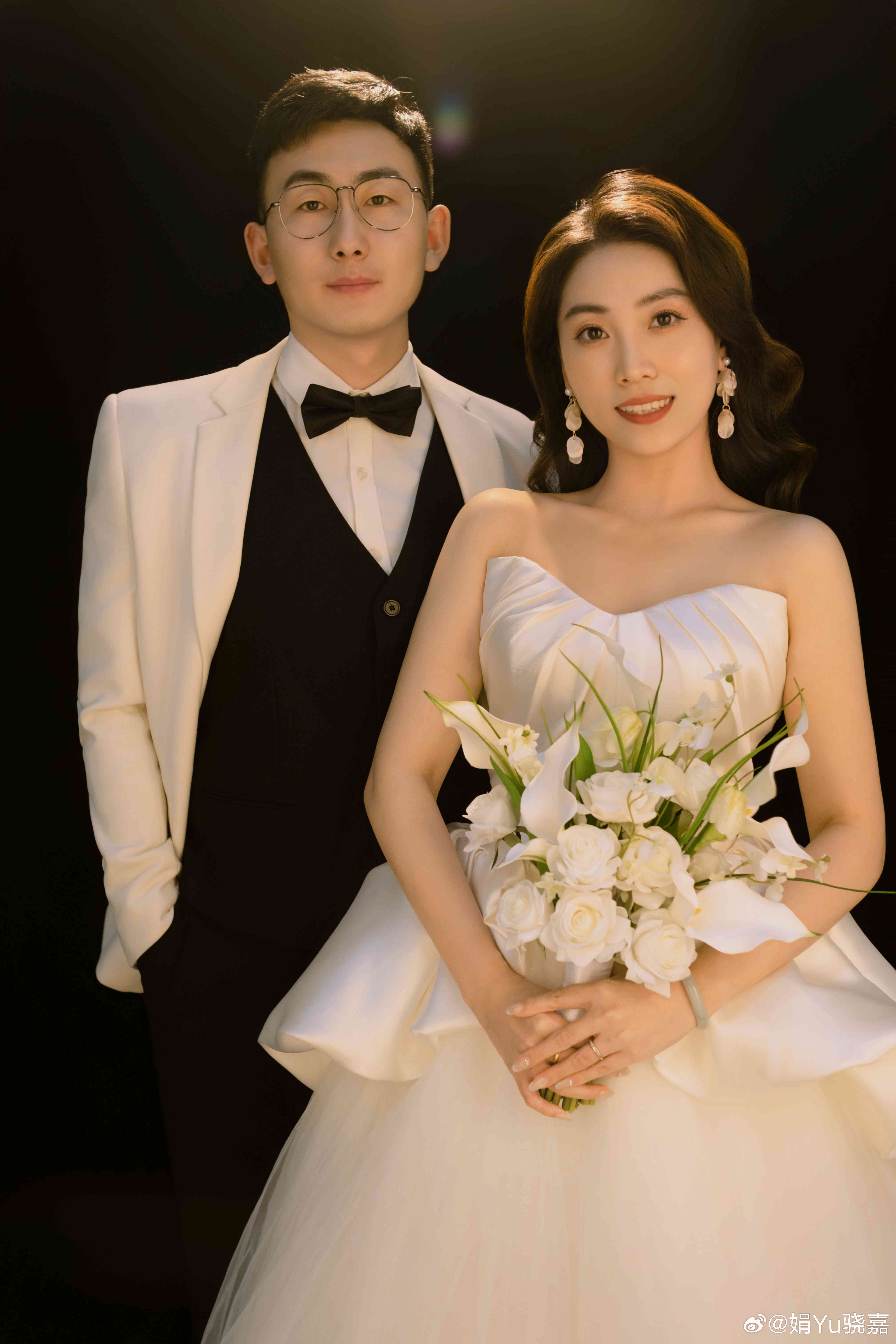 妈妈视角下的AI婚纱照创作指南：灵感、技巧与情感融合全解析