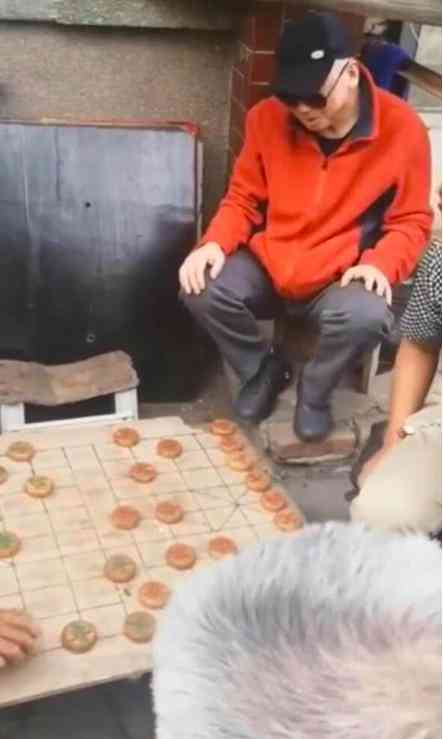 下棋下不赢AI幽默文案：如何搞笑应对棋局败北尴尬