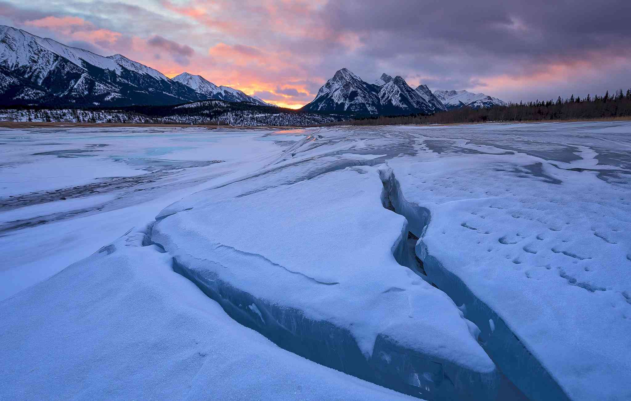 精选4K雪景壁纸     ：高清冬日风景，适配多种设备，一键