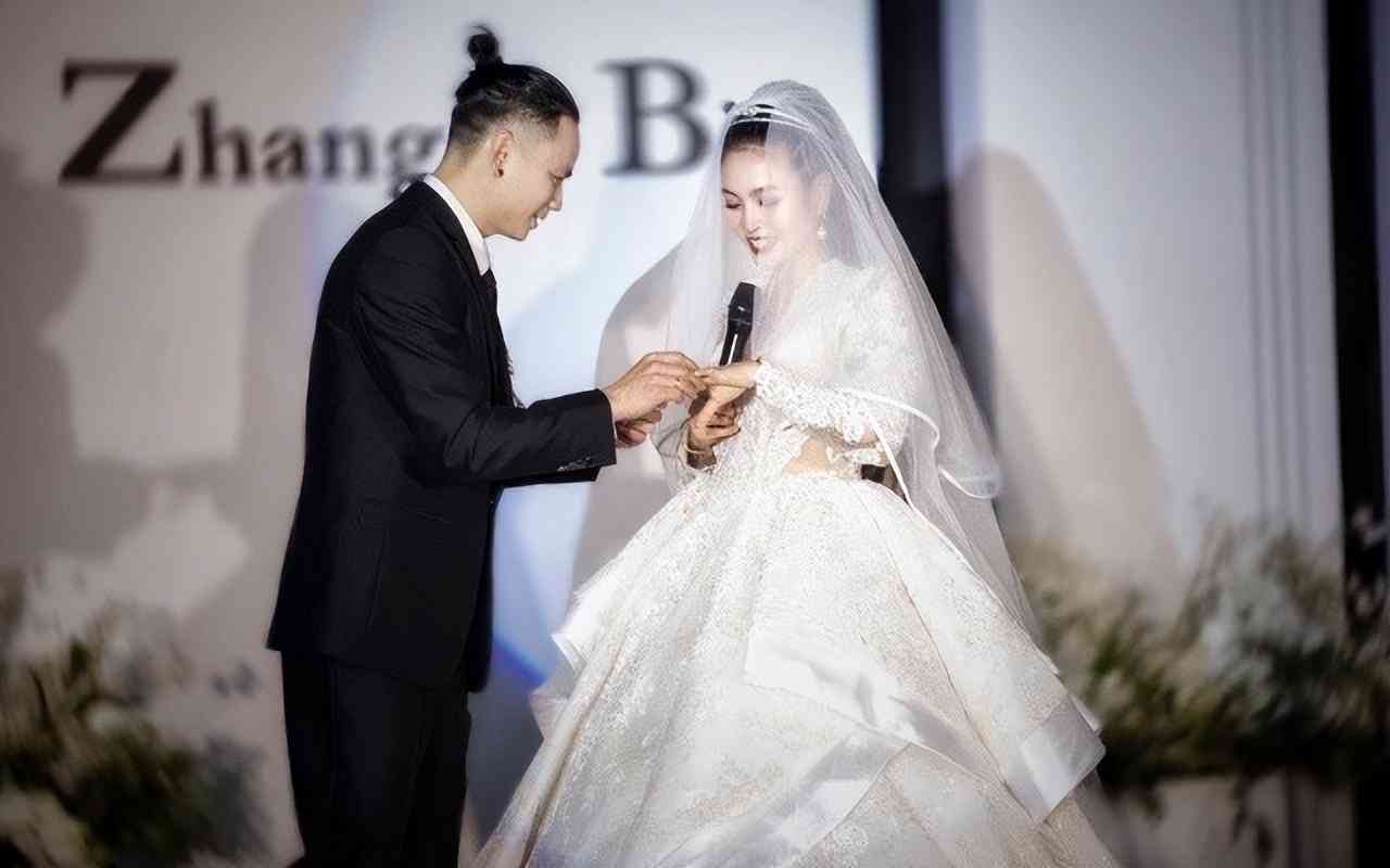 浪漫婚照时光：朋友圈文艺风格婚纱照文案精选