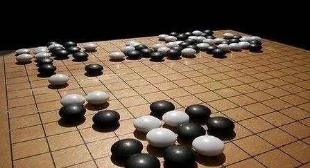 围棋大师洁深度解读：对黑白世界的独特感悟与智慧洞察